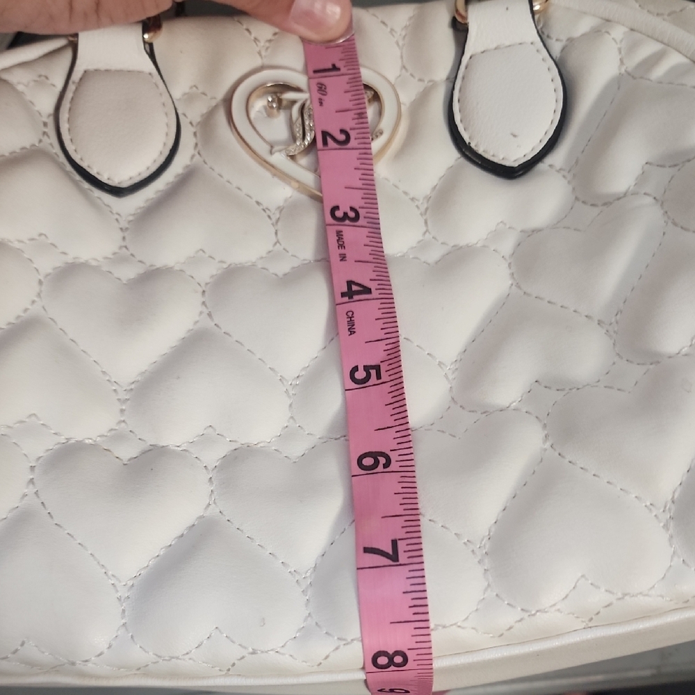 Juicy Couture Quilted White Heart Bag With Crossbody Strap - Picture 9 of 14
